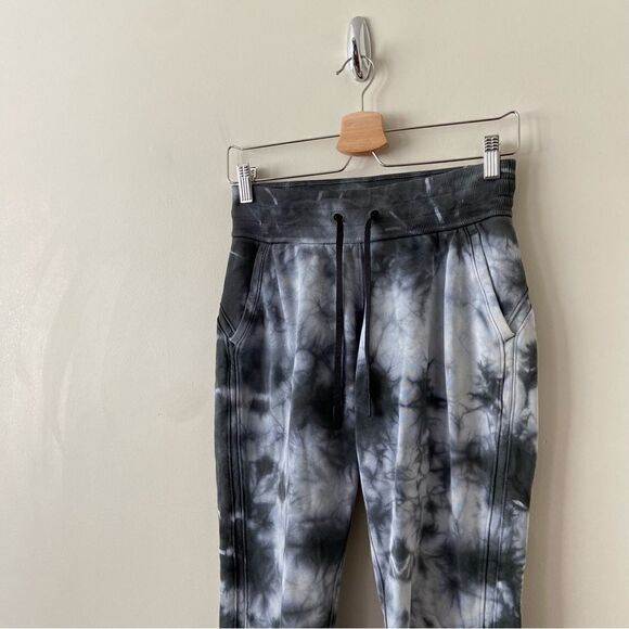 LULULEMON Warm Down Jogger *Earth Dye -Earth Dye Stone - Picture 7 of 12